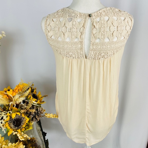 Knox Rose Small Cream Short Sleeve Blouse - Picture 3 of 8